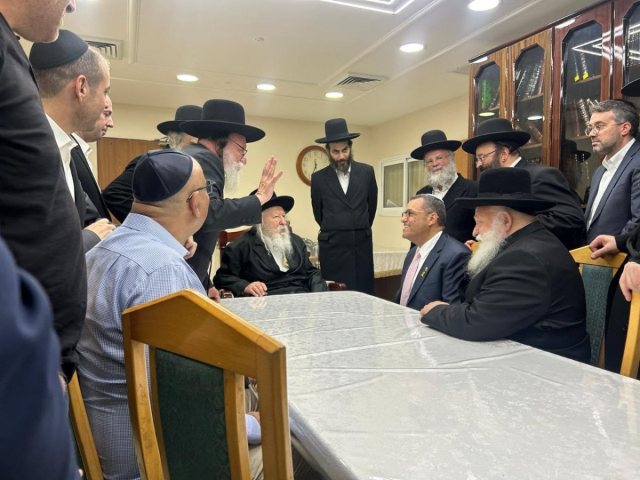 משה ליאון אצל האדמו"ר מגור. פרסום לפי סעיף 27א לחוק זכויות יוצרים