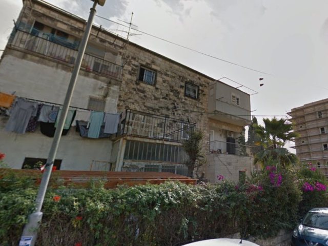 הבנין ברחוב המון 6 לצד פרויקט בניה מתקדם | גוגל מפות