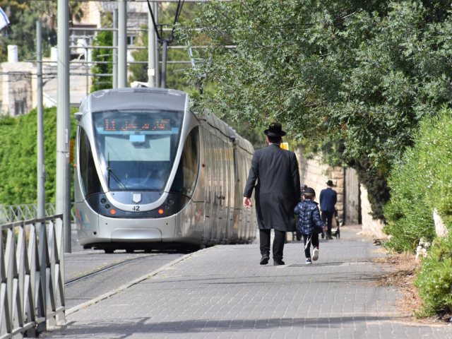 הרכבת הקלה בירושלים | שאטרסטוק