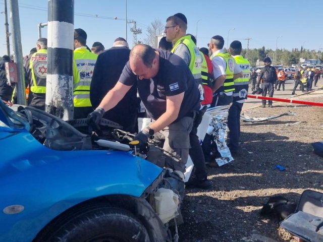 הפיגוע בצומת רמות. צילום: דוברות המשטרה