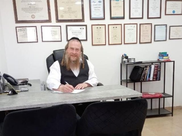 הרב מנחם אינגבר. עמוד פייסבוק