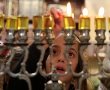 מדליקים נרות חנוכה: כללי בטיחות באש