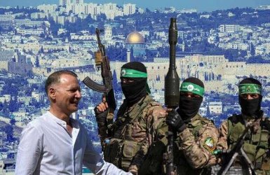 איש העסקים לצד מחבלי חמאס | ישראל היום