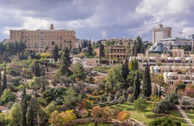 מלון קינג דייוויד ושגרירות צרפת, הסמוכים לקרקע (צילום: שאטרסטוק)