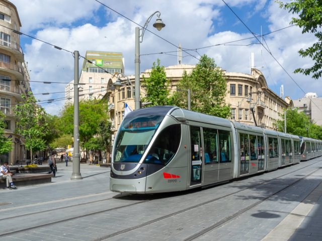 הרכבת הקלה shutterstock