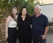 שירי וייס ובתה נוגה  תושבות קיבוץ בארי נחטפו על ידי החמאס לעזה  האב אילן עדין נעדר 