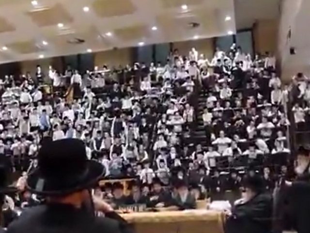 מאות התלמידים באירוע המרומם | צילום: א.מ.ש.