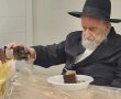ב'יד לאחים' הפתיעו את מנהל הארכיון, לרגל יום הולדתו ה-90