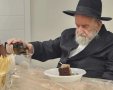 הרב פרייברג ביום הוולדת. יד לאחים