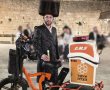 אֵיזֶה מֶלֶךְ: הגיע לכותל אחרי חתונתו והציל חיים
