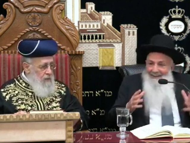 הגר"י זכריה זצ"ל לצדו של מרן הגר"י יוסף שליט"א | מתוך יוטיוב