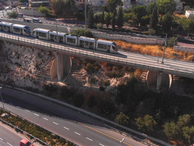הרכבת הקלה בירושלים | שאטרסטוק