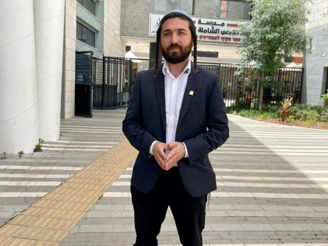 ח"כ סוכות בסיור בבתי ספר במזרח ירושלים | דוברות 