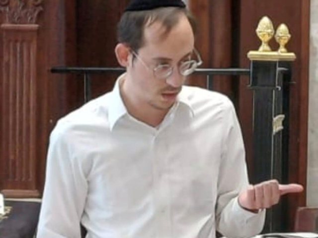 הקדוש הרב מנצר היד