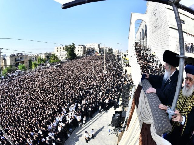 האדמור מגור בחופה. שוקי לרר