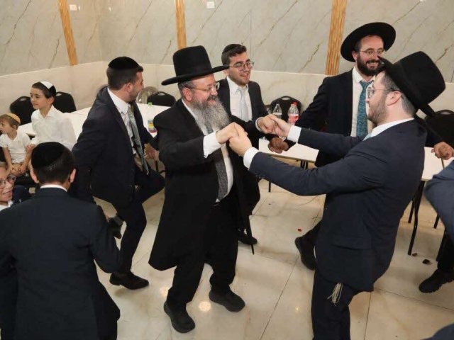 אירוסי נכד הגרי בצרי. א' מיכאלי