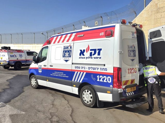 ארונו בא | זק"א