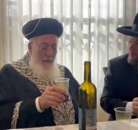 הרב עמאר עם הרב דרעי. מ' מיכאלי