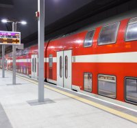 חינם ברכבת ובאוטובוסים | shutterstock