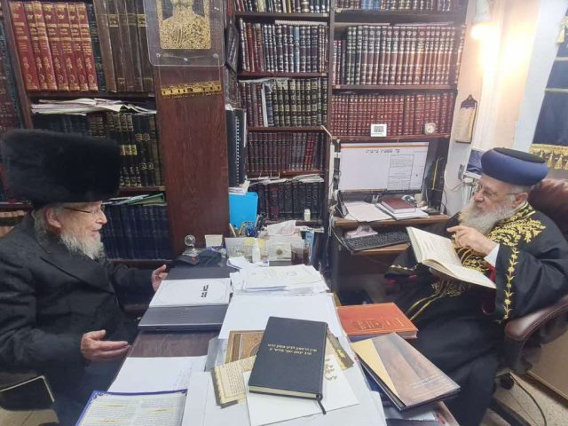 הרב מרגלית אצל הגרד יוסף. המצלם