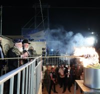 ההדלקה אצל שמעון הצדיק | ארכיון: משרד ירושלים ומסורת ישראל