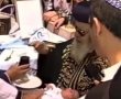 "אין לך שם יותר טוב?": כשמרן הגר"ע יוסף לא מרוצה משם התינוק בברית המילה | תיעוד נדיר