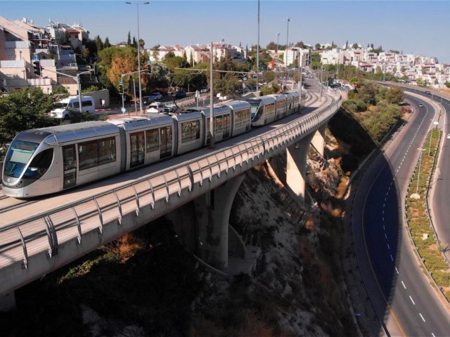 הרכבת הקלה שובתת | shutterstock