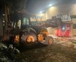 אין גבול ליצירתיות: גנבו טרקטור וניסו לעקור כספומט מהמקום