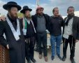 אנשי נטורי קרתא עם פעילי טרור בביקורם בג'נין | צילום: רשתות ערביות