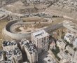 הסיבה ההזויה בעטיה לא נהרס בניין פיראטי ענק המאיים על גדר הביטחון בירושלים