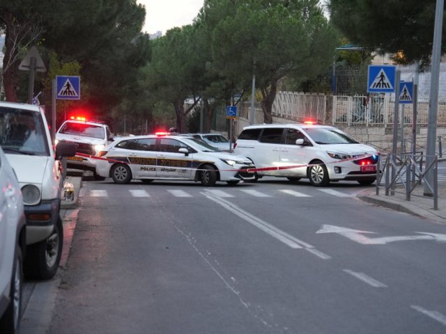 זירת הירי בשוטרת בפסגת זאב. צילום: דוברות המשטרה