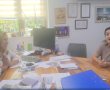 קבלו שיעור בציונות ואהבת הארץ - דווקא מעולים חדשים שהגיעו מרוסיה לנס ציונה לפני 6 שבועות.