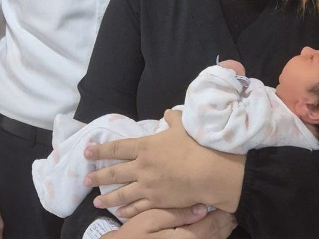 התינוקת הראשונה. צילום: שערי צדק