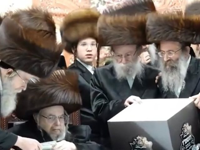 מקור: בקודש פנימה בעלזא
