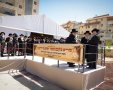 הגרש אלתר במעמד חתימת מגילת היסוד בשטח רשות השידור