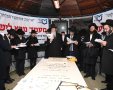 רבני רינה של תורה על קברו של הפלא יועץ | ארכיון: שוקי לרר