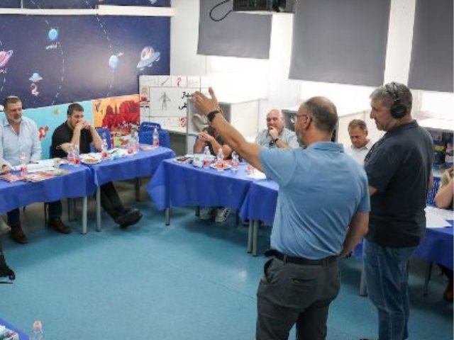 סיור הח"כים בבתי הספר במזרח העיר. צילום: נועם מושקוביץ - דוברות הכנסת