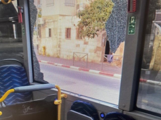 האוטובוס עליו השליך אבן | דוברות המשטרה