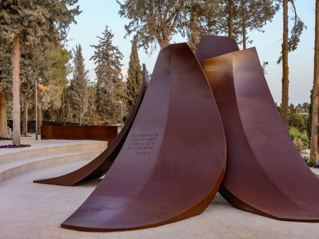 האנדרטה לזכר חללי המלחמה. צילום: ארנון בוסאני