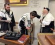 מלא חיות: האב השכול מאסון מירון הניח תפילין לבנו אצל הראשל"צ בירושלים