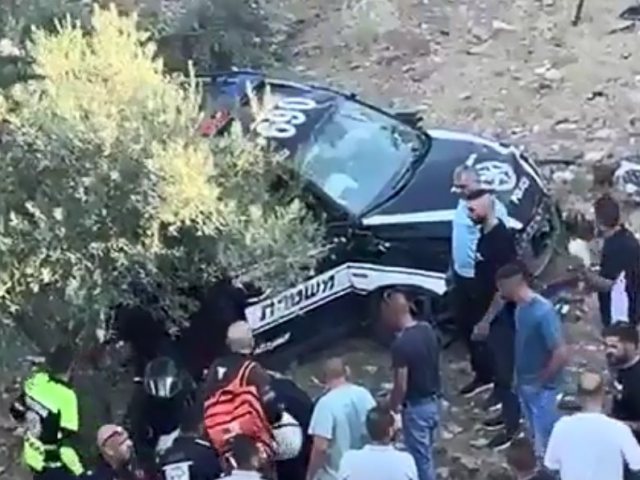 ניידת המשטרה בוואדי. פרסום לפי סעיף 27א לחוק זכויות יוצרים