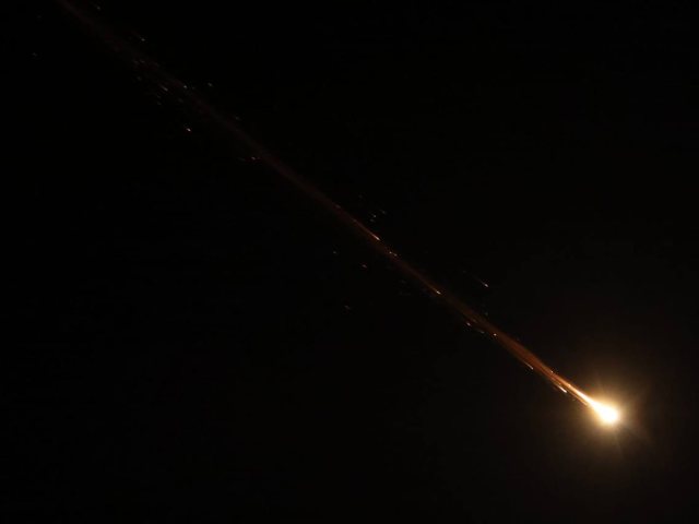 טיל שיהאב שיורט על ידי מערכת חץ 3, מעל רמת דוד. צילום: נחמיה גרשוני-איילהו