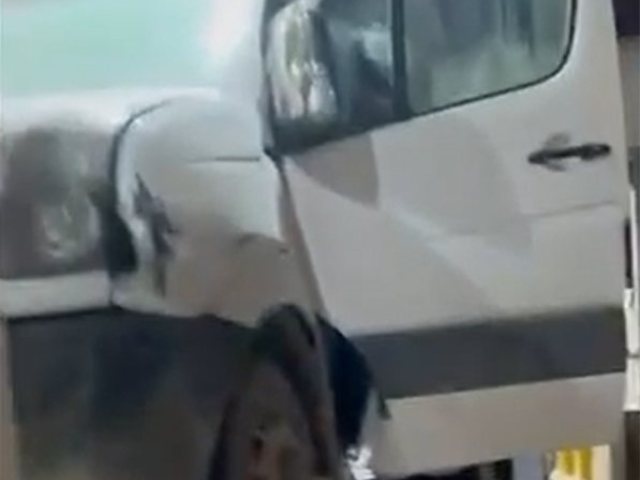 הטנדר התקול בניסיון ההברחה | דוברות המשטרה