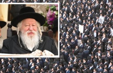 האדמור מגור על רקע עצרת הענק מול הכלא | משה גולדשטיין / שאטרסטוק