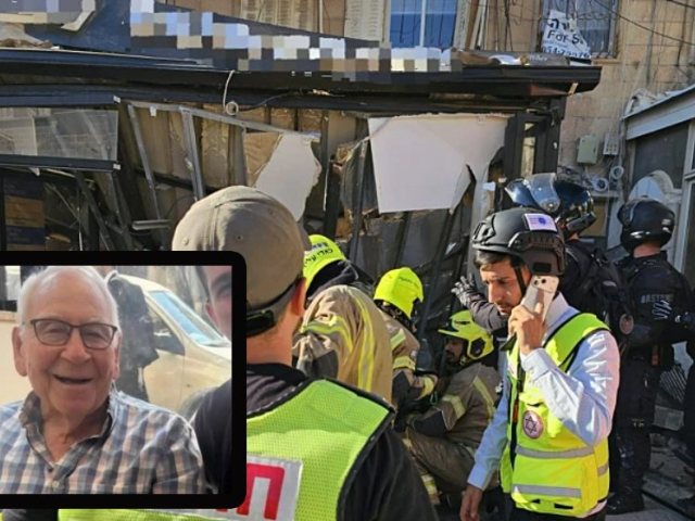 בארי לויט ז"ל על רקע זירת האסון | צילום מד"א / משפחתי
