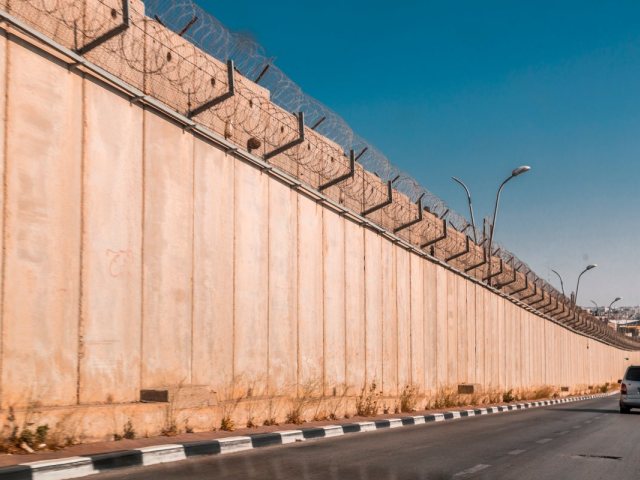 אילסוטרציה שאטרסטוק