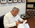 השר בן גביר חותם על איסור הבואש | מקור: אבי מוסקוב