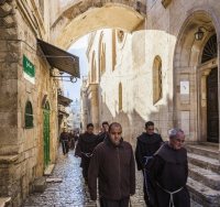 נזירים בירושלים | shutterstock