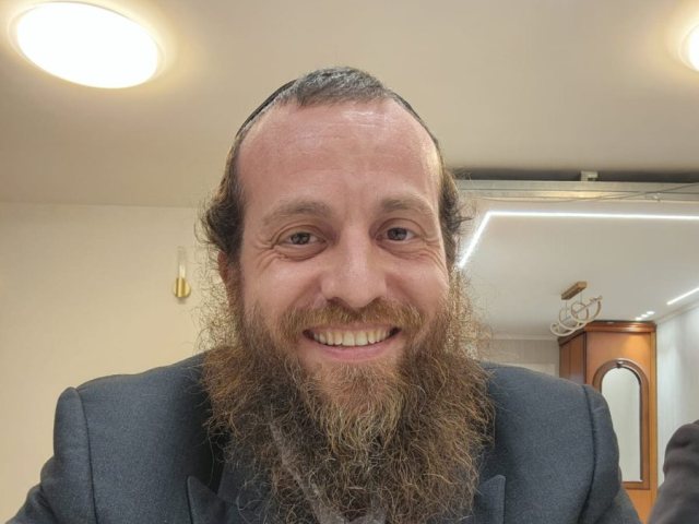 לא ישתוק. אבי דזדק