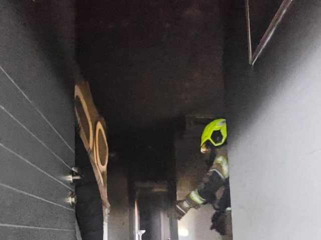 הדירה שנשרפה בה נמצאה הצעירה | כבאות והצלה